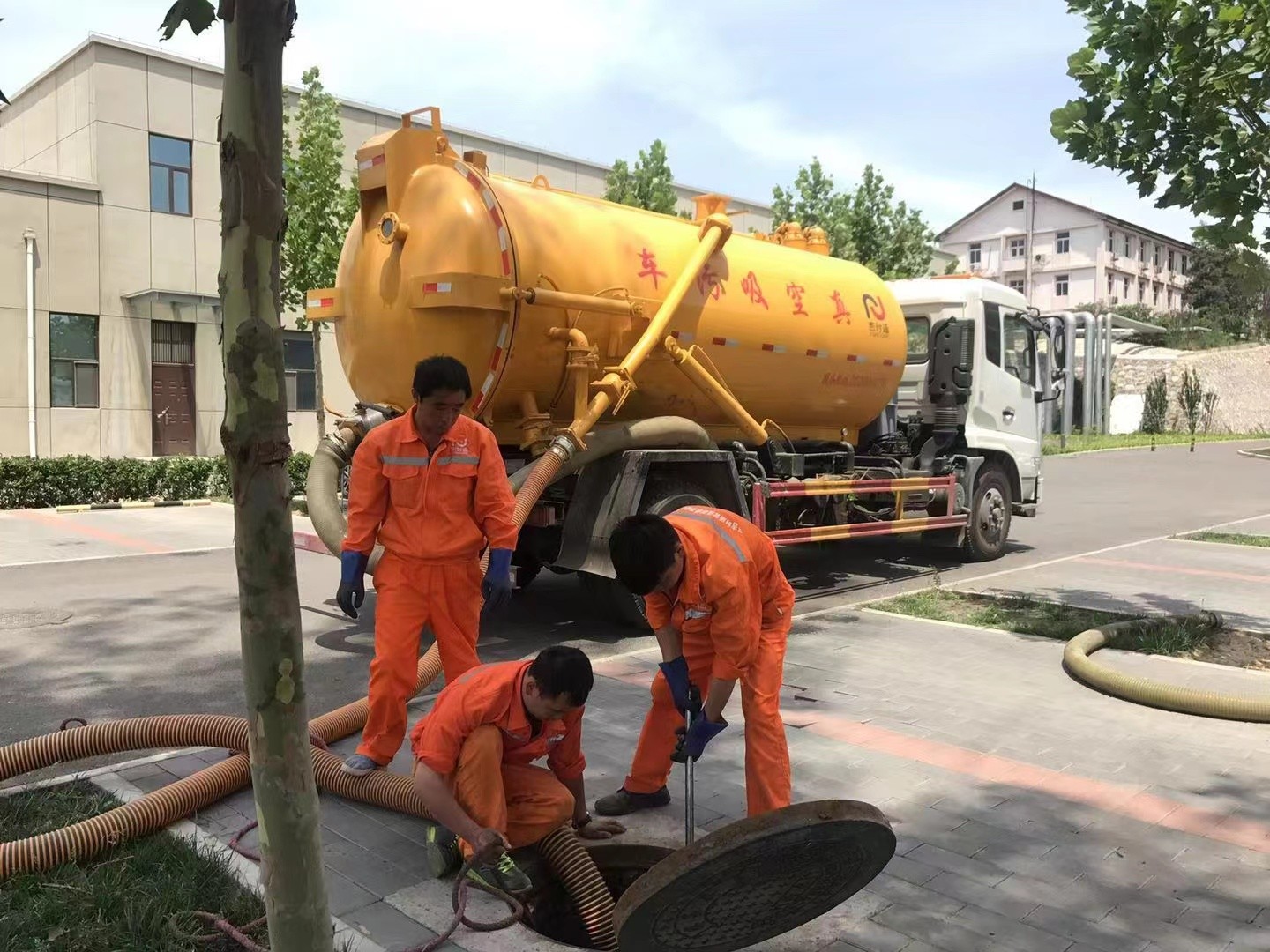 汤阴化粪池清理与5-8吨吸粪车施工效率分析